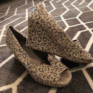 Toms wedges